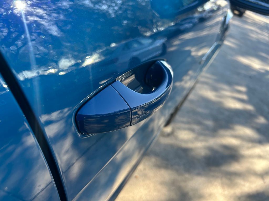 2026 Volkswagen Atlas Cross Sport 2.0T SE w/Technology Tampa FL