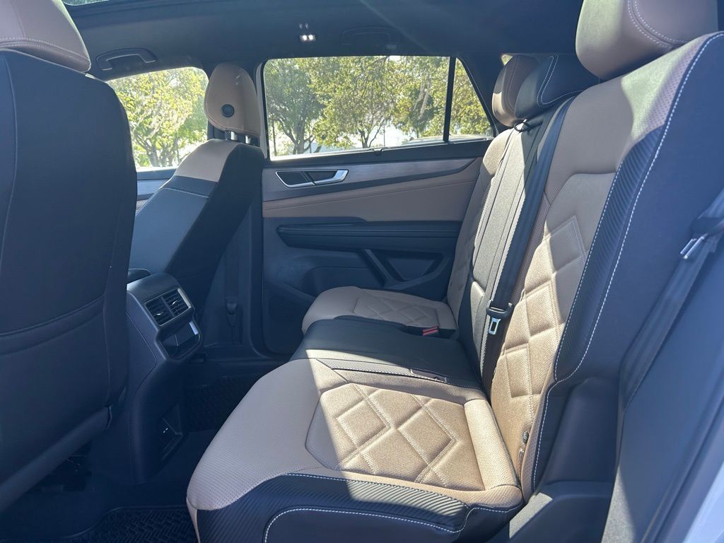 2026 Volkswagen Atlas Cross Sport 2.0T SE w/Technology Tampa FL