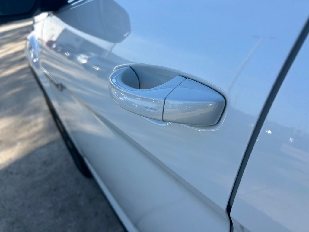 2026 Volkswagen Atlas Cross Sport 2.0T SE w/Technology Tampa FL