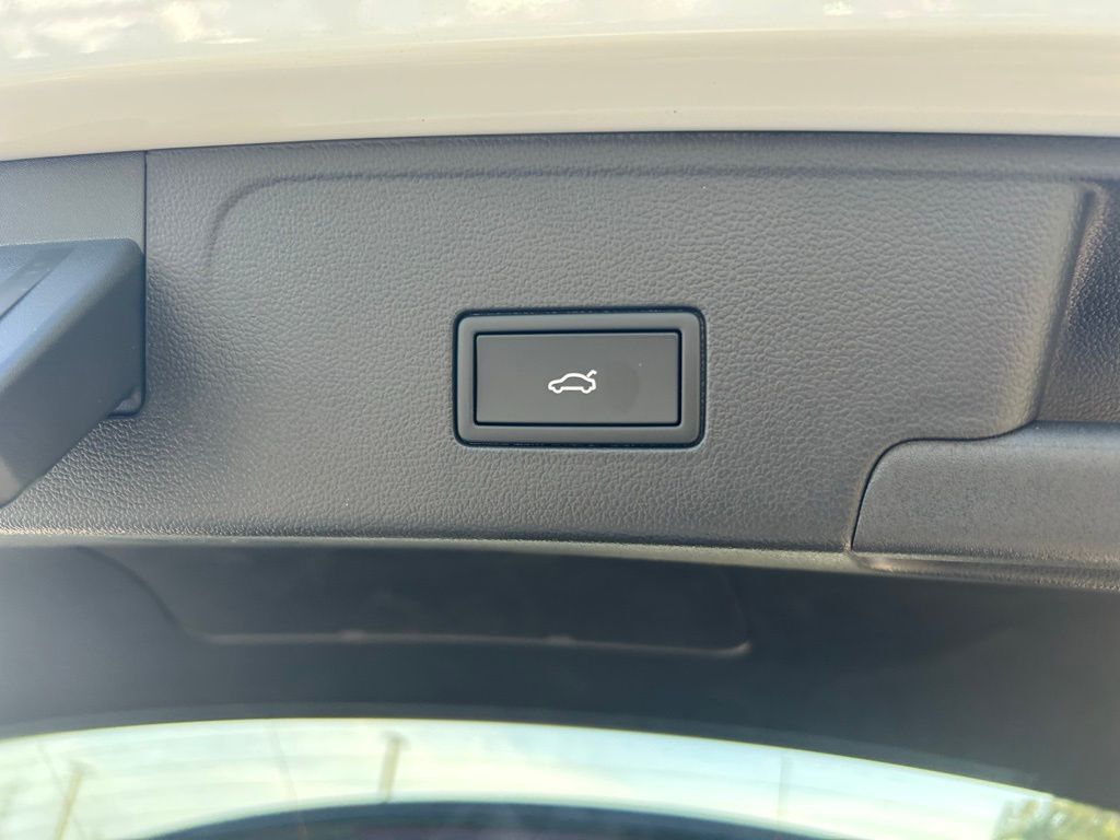 2026 Volkswagen Atlas Cross Sport 2.0T SE w/Technology Tampa FL