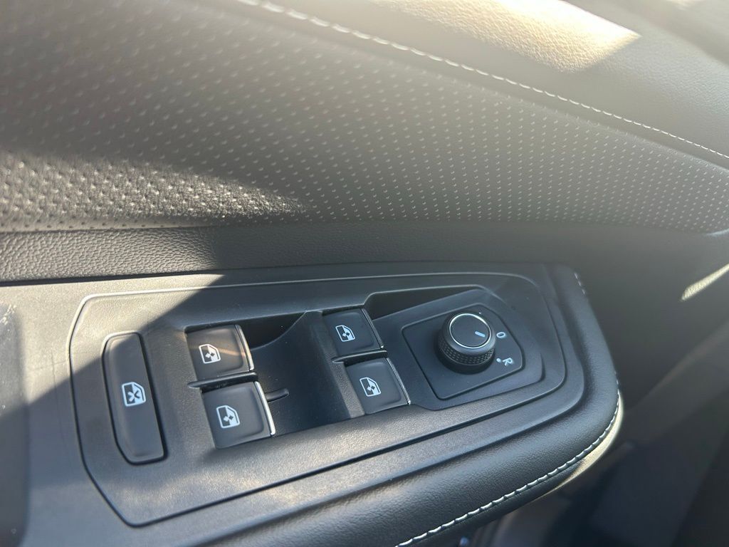 2026 Volkswagen Atlas Cross Sport 2.0T SE w/Technology Tampa FL