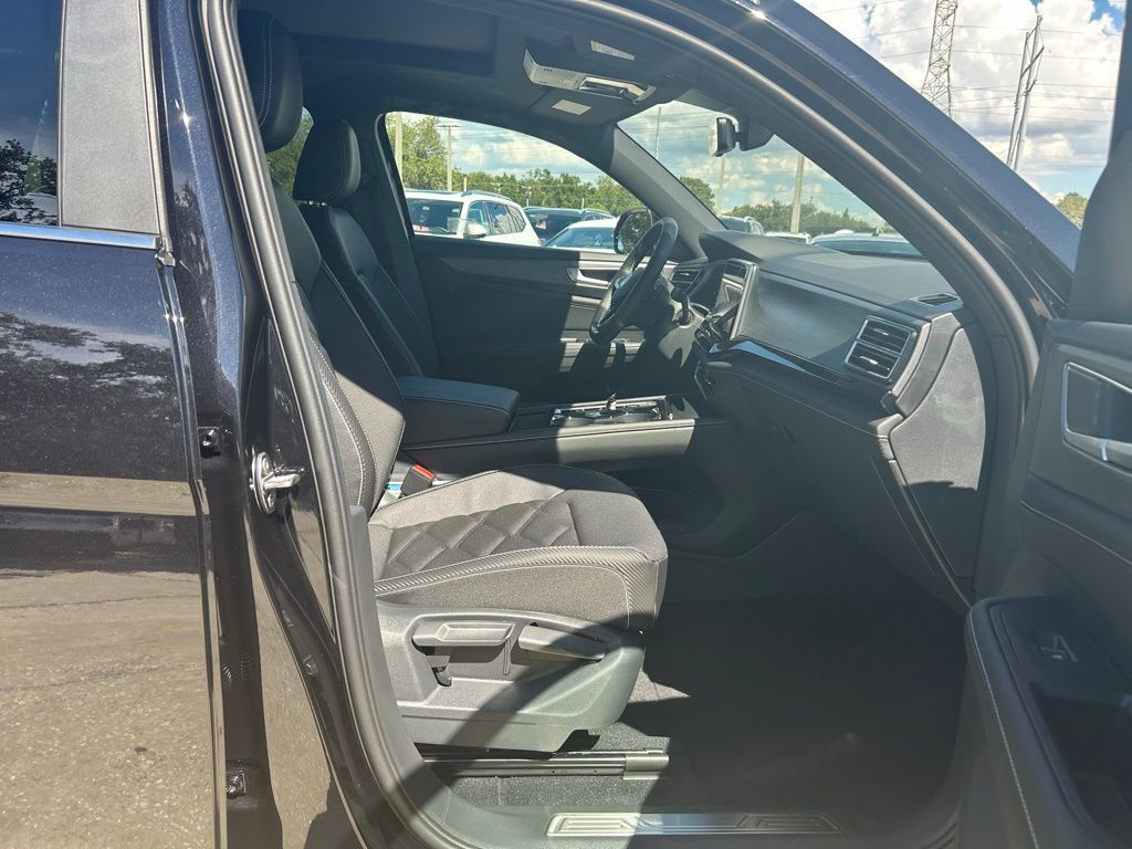 2026 Volkswagen Atlas Cross Sport 2.0T SE w/Technology Tampa FL