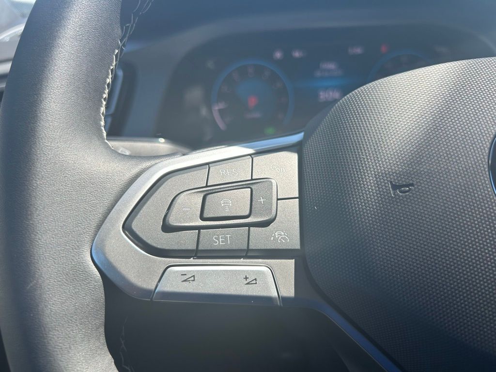 2026 Volkswagen Atlas Cross Sport 2.0T SE w/Technology Tampa FL