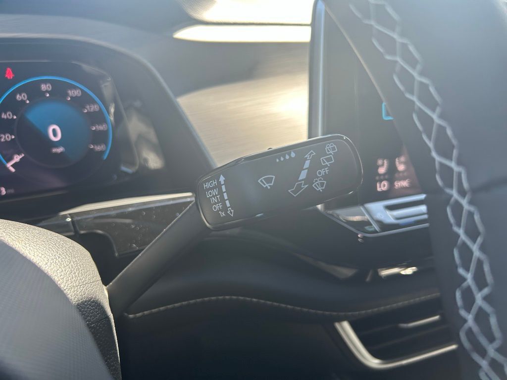 2026 Volkswagen Atlas Cross Sport 2.0T SE w/Technology Tampa FL