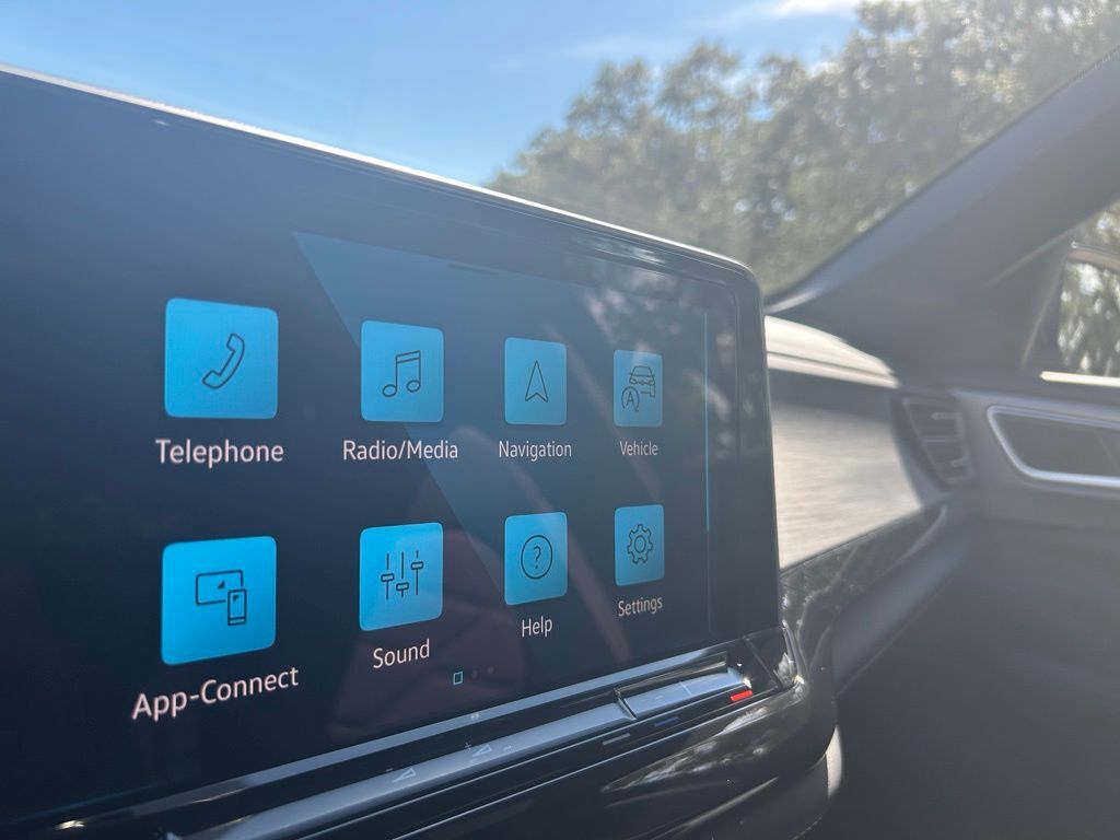 2026 Volkswagen Atlas Cross Sport 2.0T SE w/Technology Tampa FL