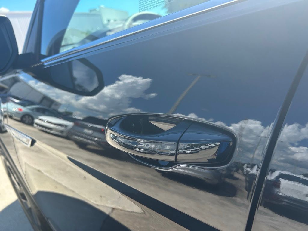 2026 Volkswagen Atlas Cross Sport 2.0T SE w/Technology Tampa FL