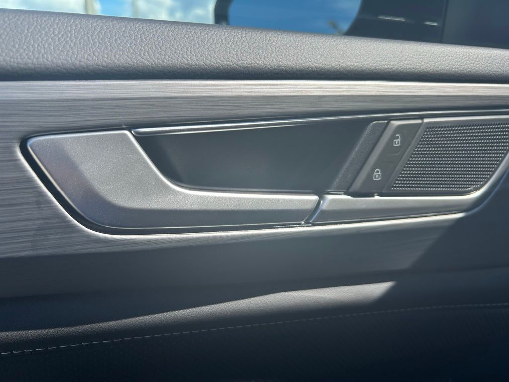 2026 Volkswagen Atlas Cross Sport 2.0T SE w/Technology Tampa FL