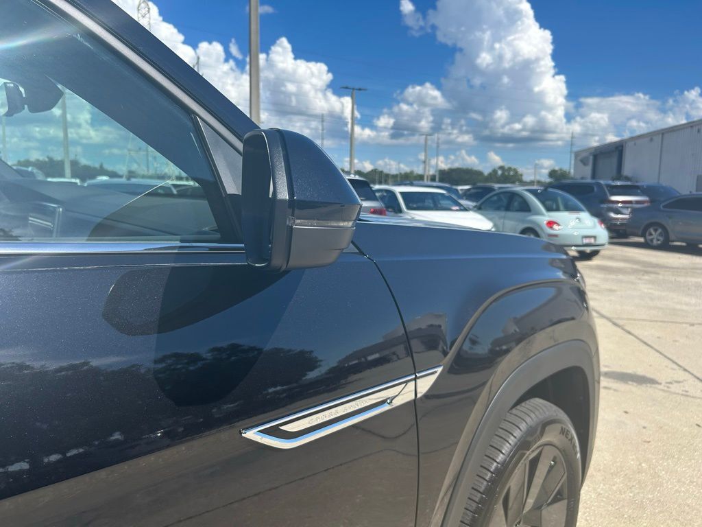 2026 Volkswagen Atlas Cross Sport 2.0T SE w/Technology Tampa FL