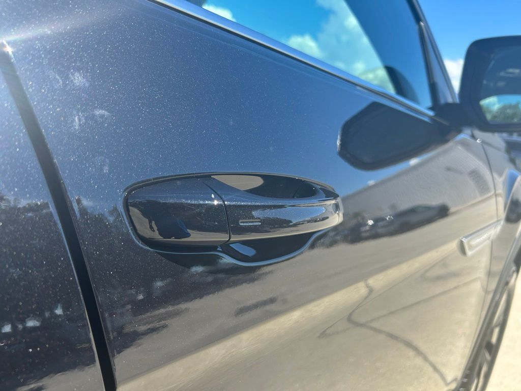 2026 Volkswagen Atlas Cross Sport 2.0T SE w/Technology Tampa FL