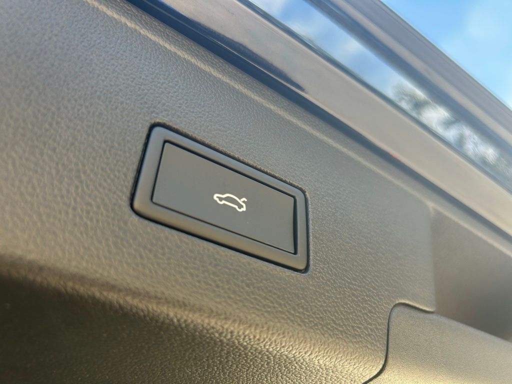 2026 Volkswagen Atlas Cross Sport 2.0T SE w/Technology Tampa FL