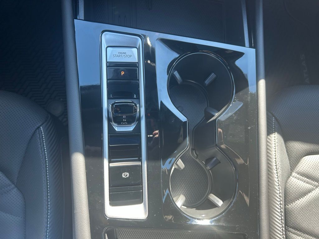 2026 Volkswagen Atlas Cross Sport 2.0T SE w/Technology Tampa FL