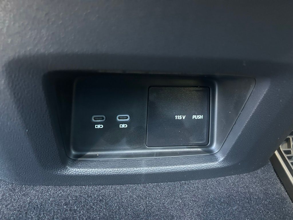 2026 Volkswagen Atlas Cross Sport 2.0T SE w/Technology Tampa FL