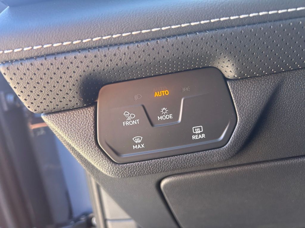 2026 Volkswagen Atlas Cross Sport 2.0T SE w/Technology Tampa FL