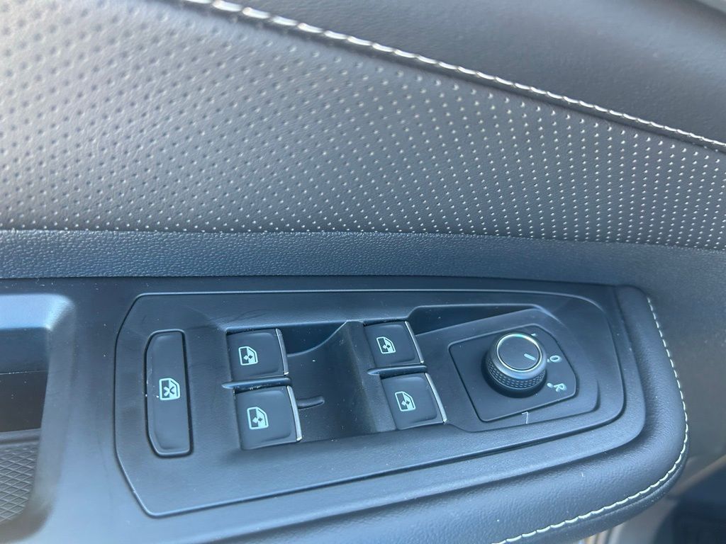 2026 Volkswagen Atlas Cross Sport 2.0T SE w/Technology Tampa FL