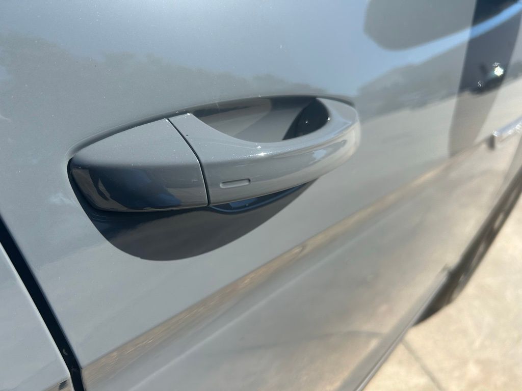 2026 Volkswagen Atlas Cross Sport 2.0T SE w/Technology Tampa FL