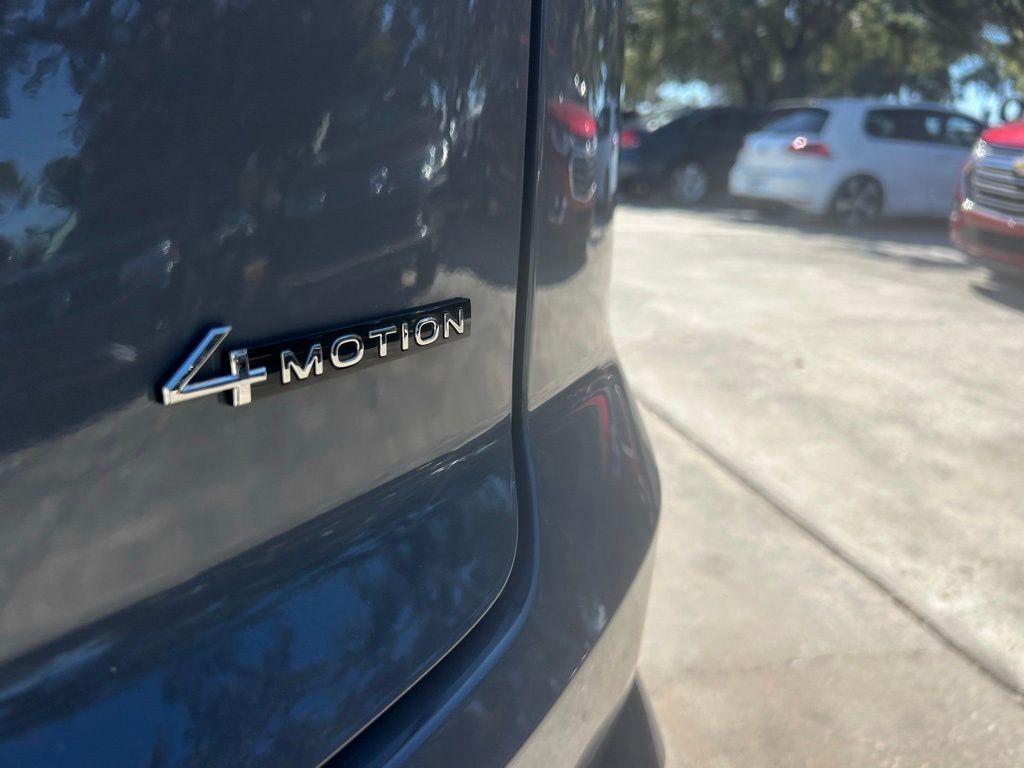 2026 Volkswagen Atlas Cross Sport 2.0T SE w/Technology Tampa FL