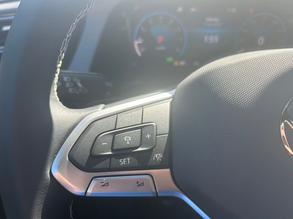 2026 Volkswagen Atlas Cross Sport 2.0T SE w/Technology Tampa FL