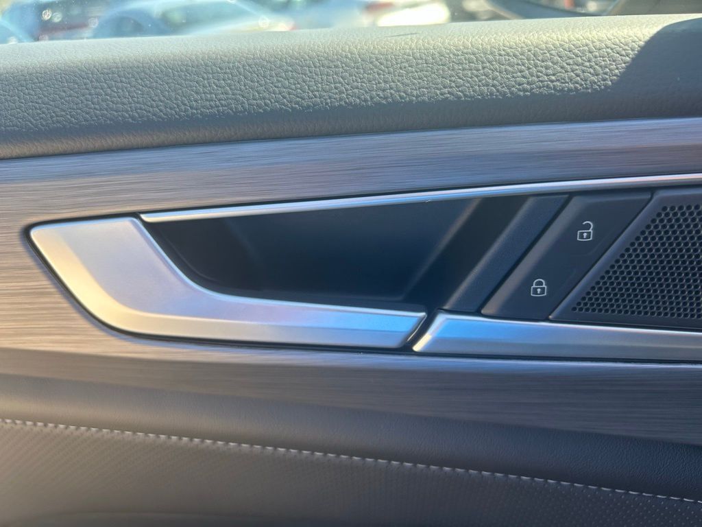 2026 Volkswagen Atlas Cross Sport 2.0T SE w/Technology Tampa FL