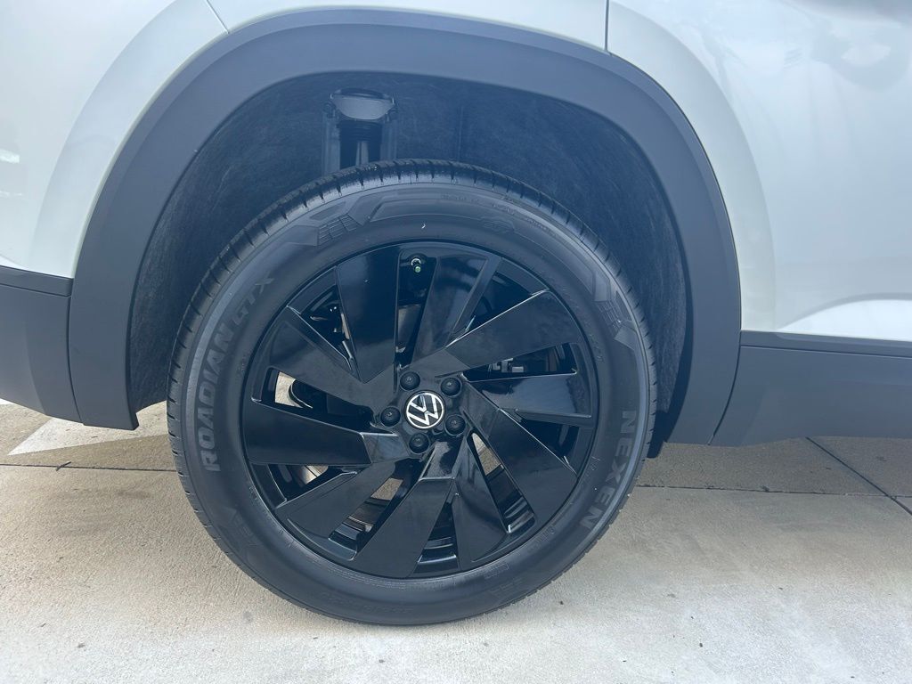 2026 Volkswagen Atlas Cross Sport 2.0T SE w/Technology Tampa FL