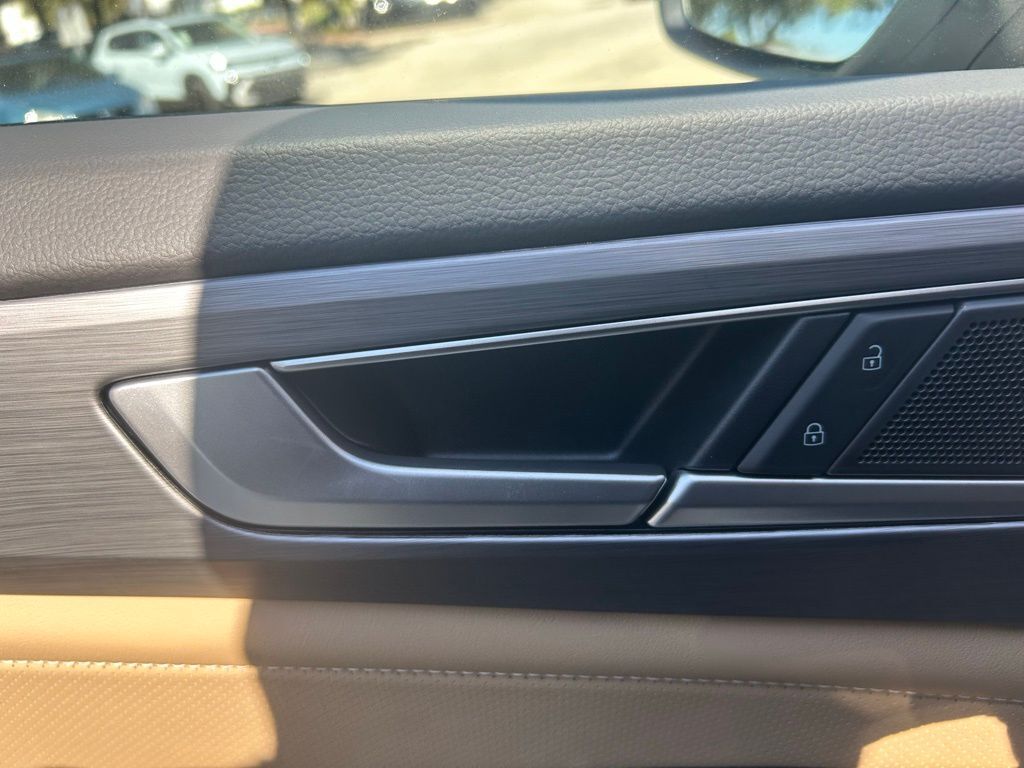 2026 Volkswagen Atlas Cross Sport 2.0T SE w/Technology Tampa FL