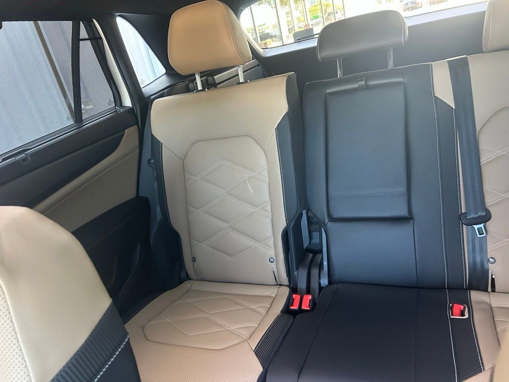 2026 Volkswagen Atlas Cross Sport 2.0T SE w/Technology Tampa FL