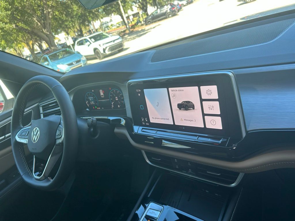 2026 Volkswagen Atlas Cross Sport 2.0T SE w/Technology Tampa FL