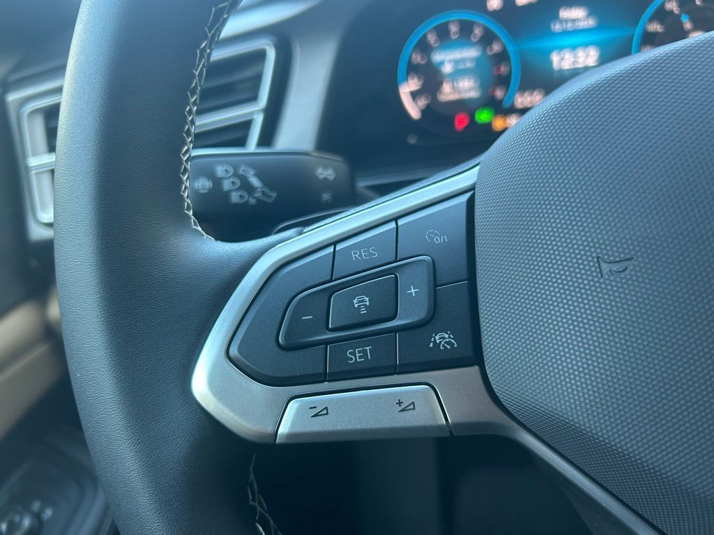 2026 Volkswagen Atlas Cross Sport 2.0T SE w/Technology Tampa FL