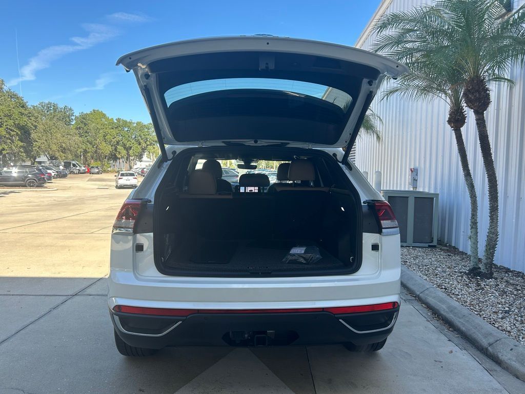 2026 Volkswagen Atlas Cross Sport 2.0T SE w/Technology Tampa FL