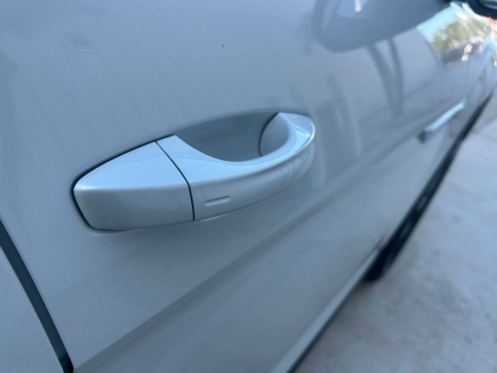 2026 Volkswagen Atlas Cross Sport 2.0T SE w/Technology Tampa FL