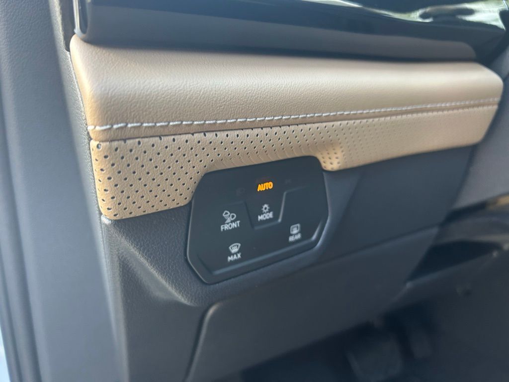 2026 Volkswagen Atlas Cross Sport 2.0T SE w/Technology Tampa FL