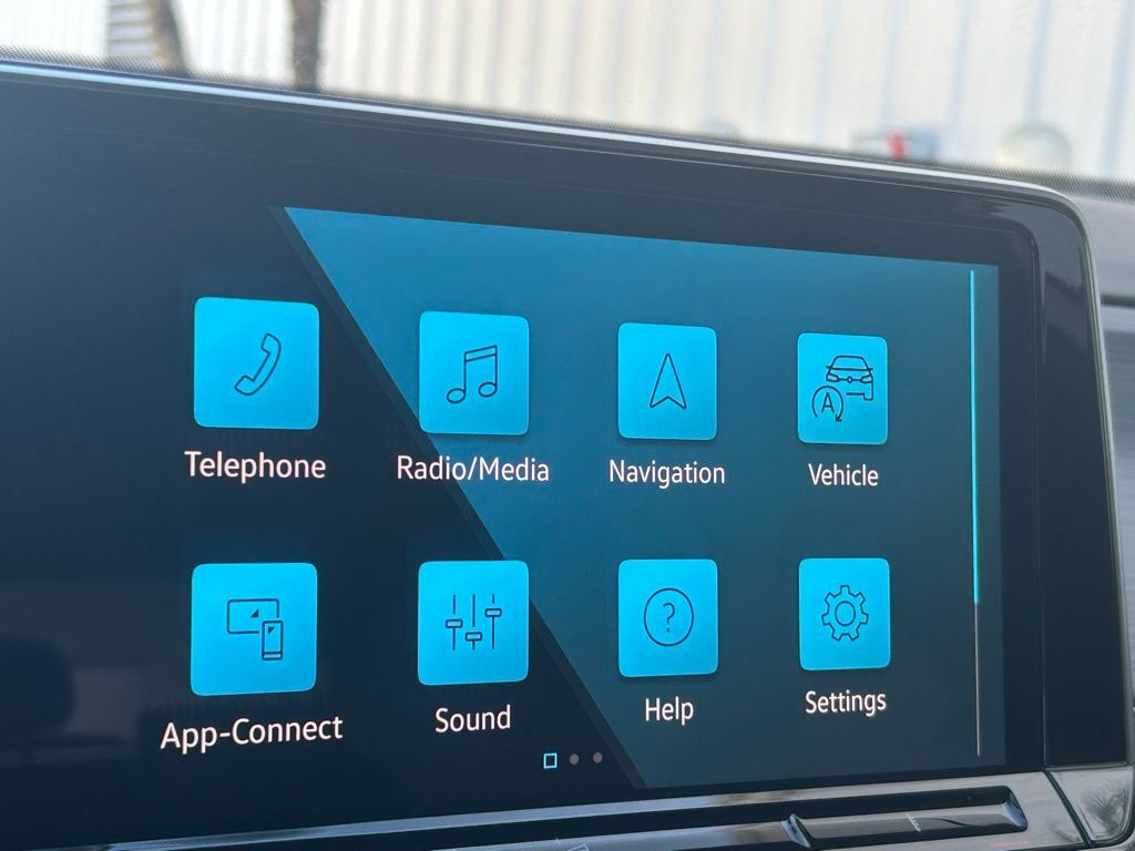 2026 Volkswagen Atlas Cross Sport 2.0T SE w/Technology Tampa FL