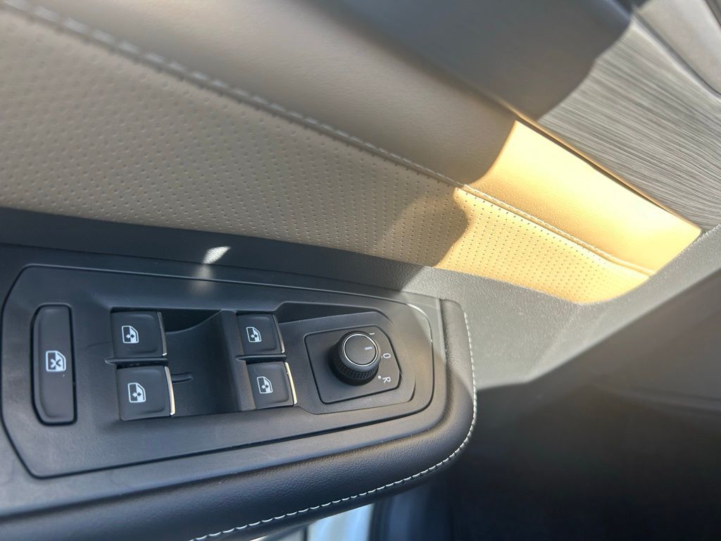 2026 Volkswagen Atlas Cross Sport 2.0T SE w/Technology Tampa FL