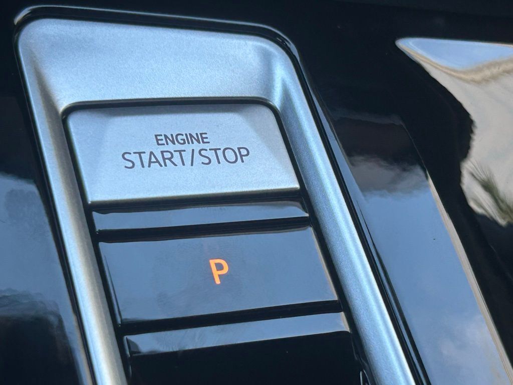 2026 Volkswagen Atlas Cross Sport 2.0T SE w/Technology Tampa FL