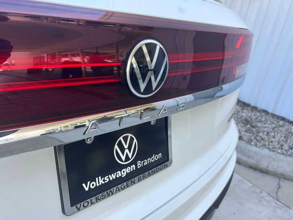 2026 Volkswagen Atlas Cross Sport 2.0T SE w/Technology Tampa FL