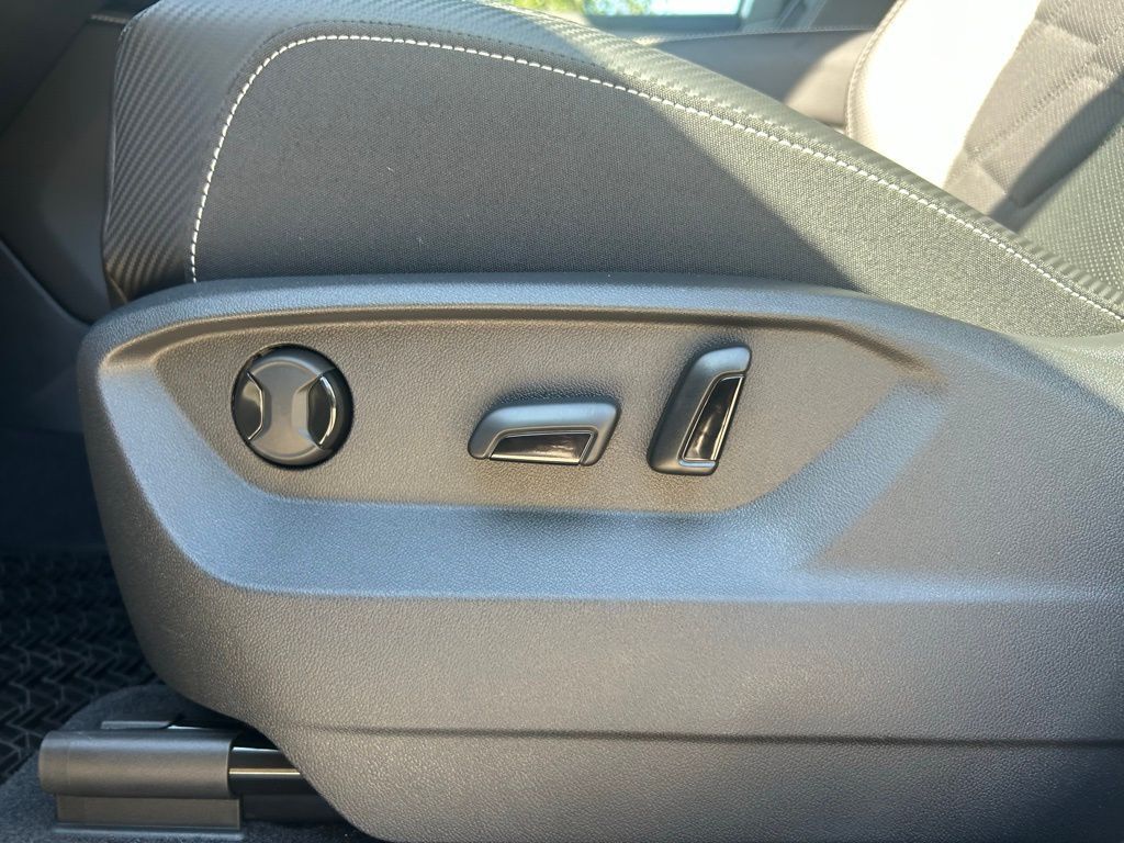 2026 Volkswagen Atlas Cross Sport 2.0T SE w/Technology Tampa FL