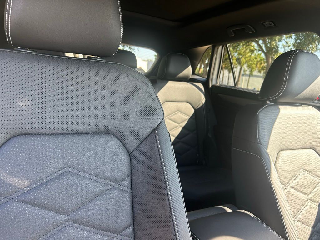 2026 Volkswagen Atlas Cross Sport 2.0T SE w/Technology Tampa FL