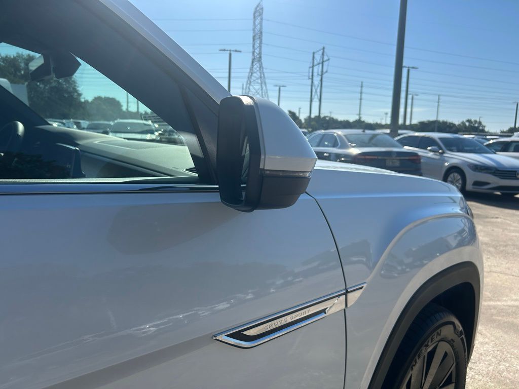 2026 Volkswagen Atlas Cross Sport 2.0T SE w/Technology Tampa FL