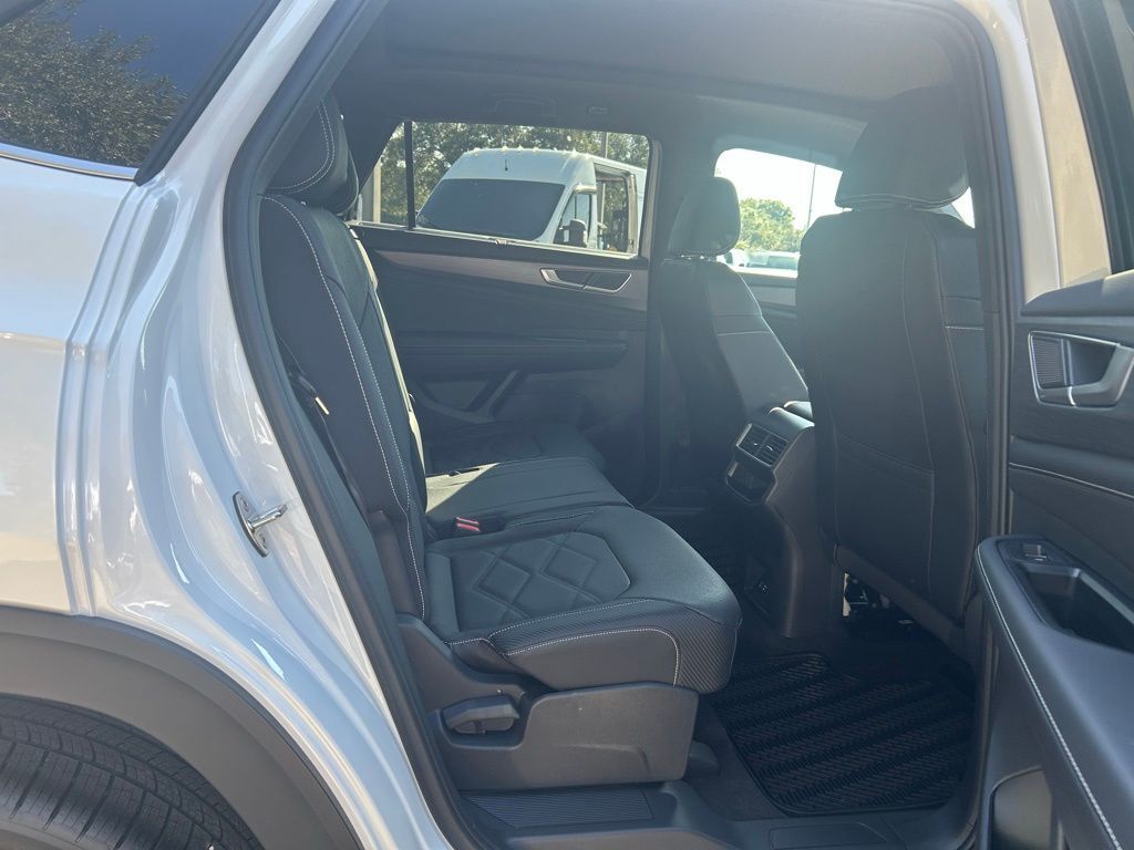 2026 Volkswagen Atlas Cross Sport 2.0T SE w/Technology Tampa FL