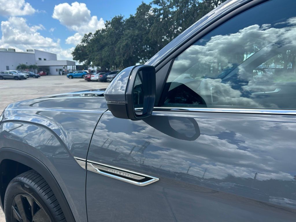 2026 Volkswagen Atlas Cross Sport 2.0T SE w/Technology Tampa FL