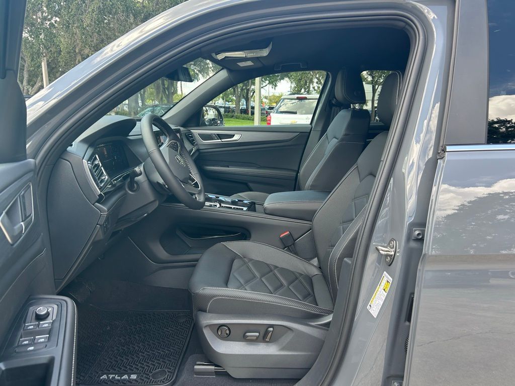 2026 Volkswagen Atlas Cross Sport 2.0T SE w/Technology Tampa FL