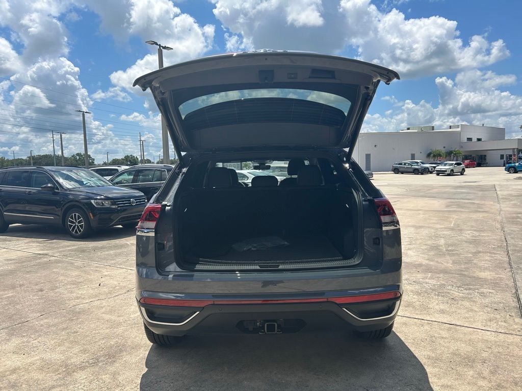 2026 Volkswagen Atlas Cross Sport 2.0T SE w/Technology Tampa FL