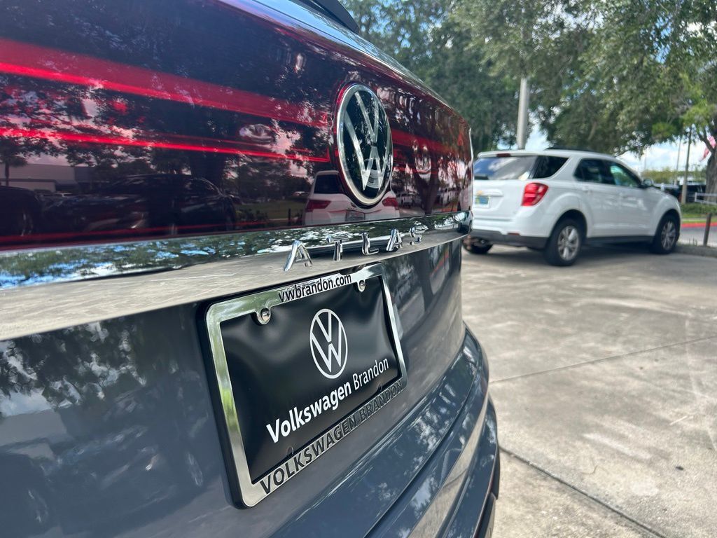 2026 Volkswagen Atlas Cross Sport 2.0T SE w/Technology Tampa FL