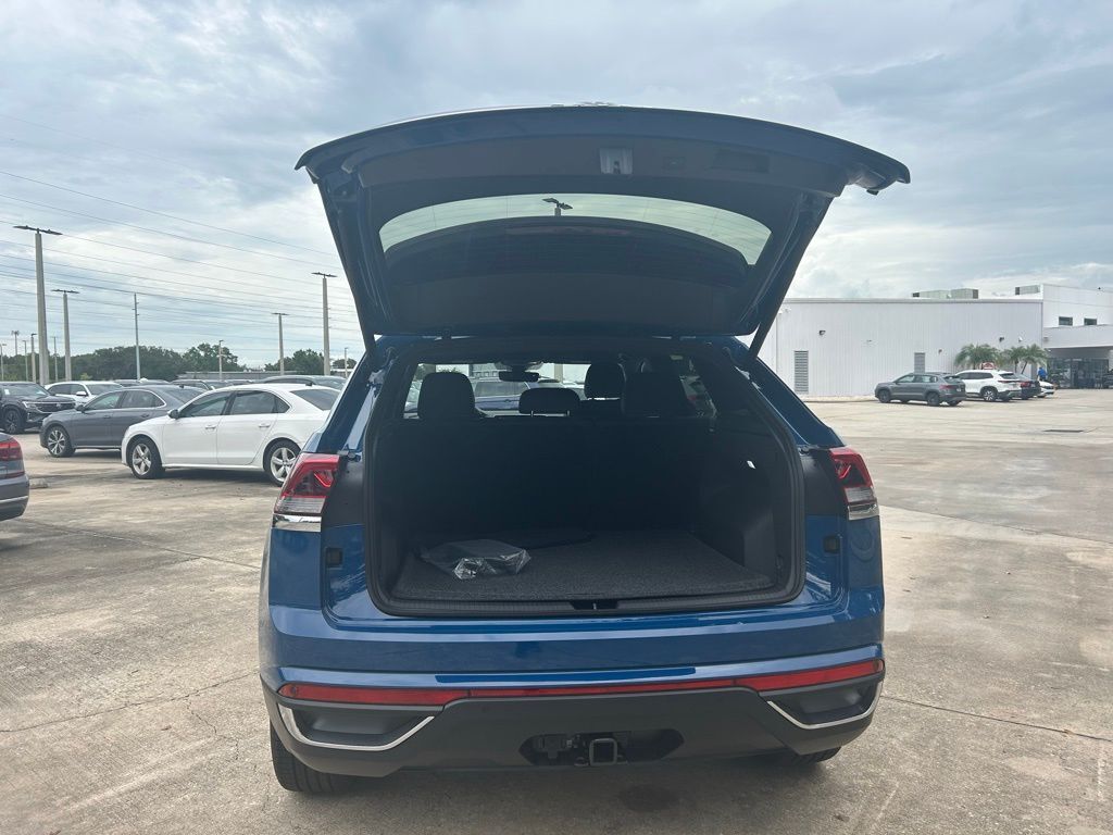 2026 Volkswagen Atlas Cross Sport 2.0T SE w/Technology Tampa FL