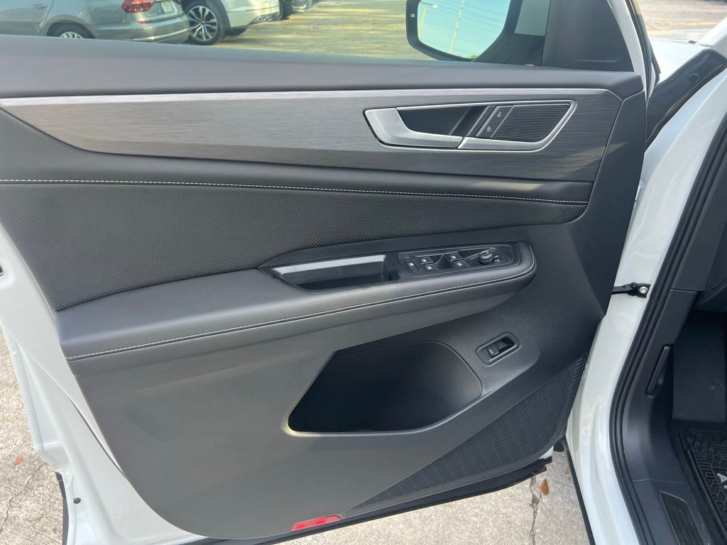 2026 Volkswagen Atlas Cross Sport 2.0T SE w/Technology Tampa FL