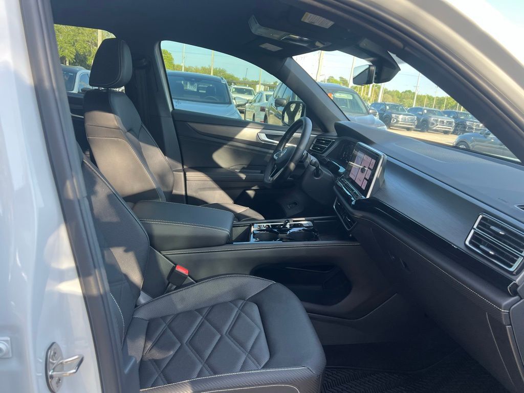 2026 Volkswagen Atlas Cross Sport 2.0T SE w/Technology Tampa FL