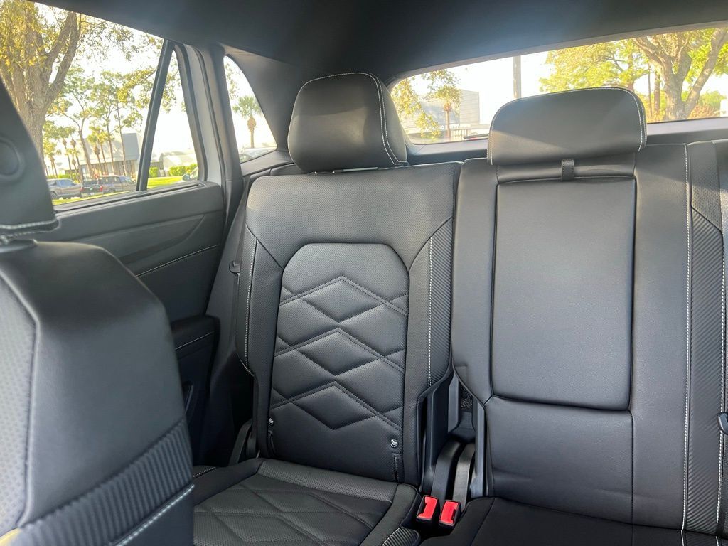 2026 Volkswagen Atlas Cross Sport 2.0T SE w/Technology Tampa FL