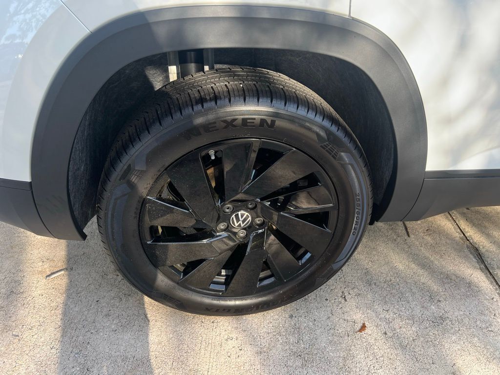 2026 Volkswagen Atlas Cross Sport 2.0T SE w/Technology Tampa FL