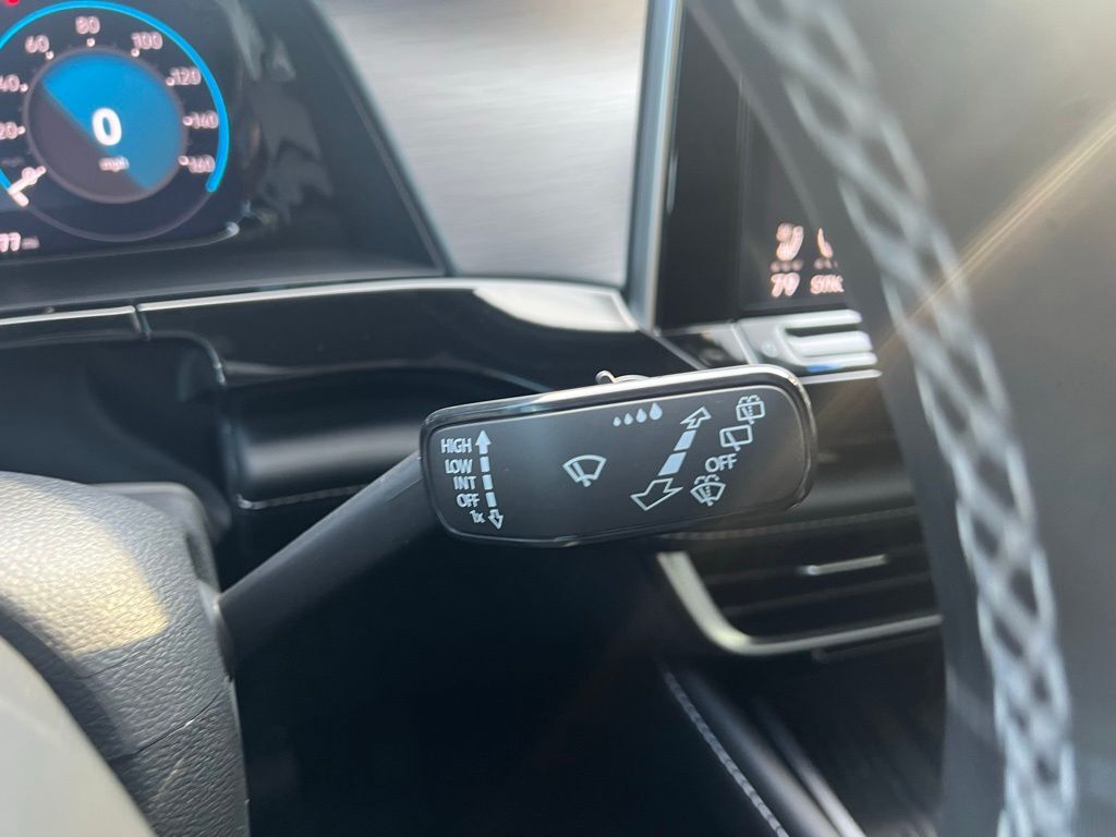 2026 Volkswagen Atlas Cross Sport 2.0T SE w/Technology Tampa FL