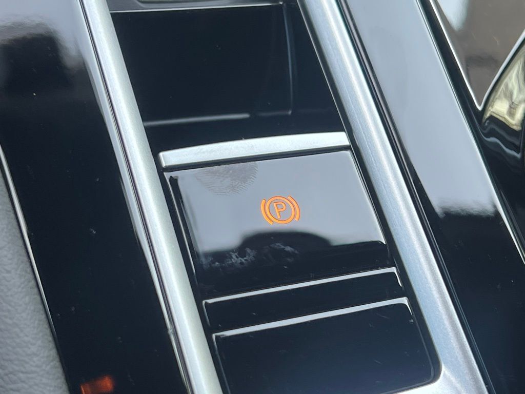 2026 Volkswagen Atlas Cross Sport 2.0T SE w/Technology Tampa FL