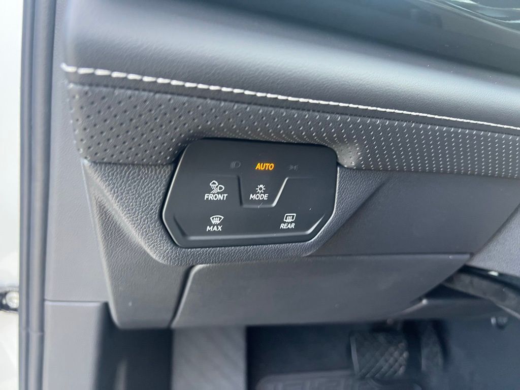 2026 Volkswagen Atlas Cross Sport 2.0T SE w/Technology Tampa FL